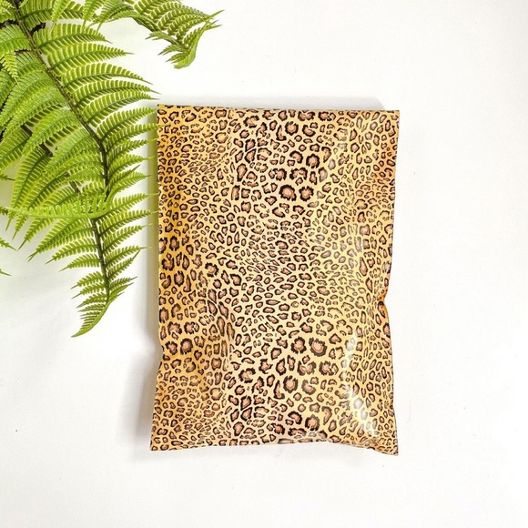 25 6X9 Poly Mailers Leopard Flat Shipping Envelopes PRICE IS FIRM - Picture 6 of 8